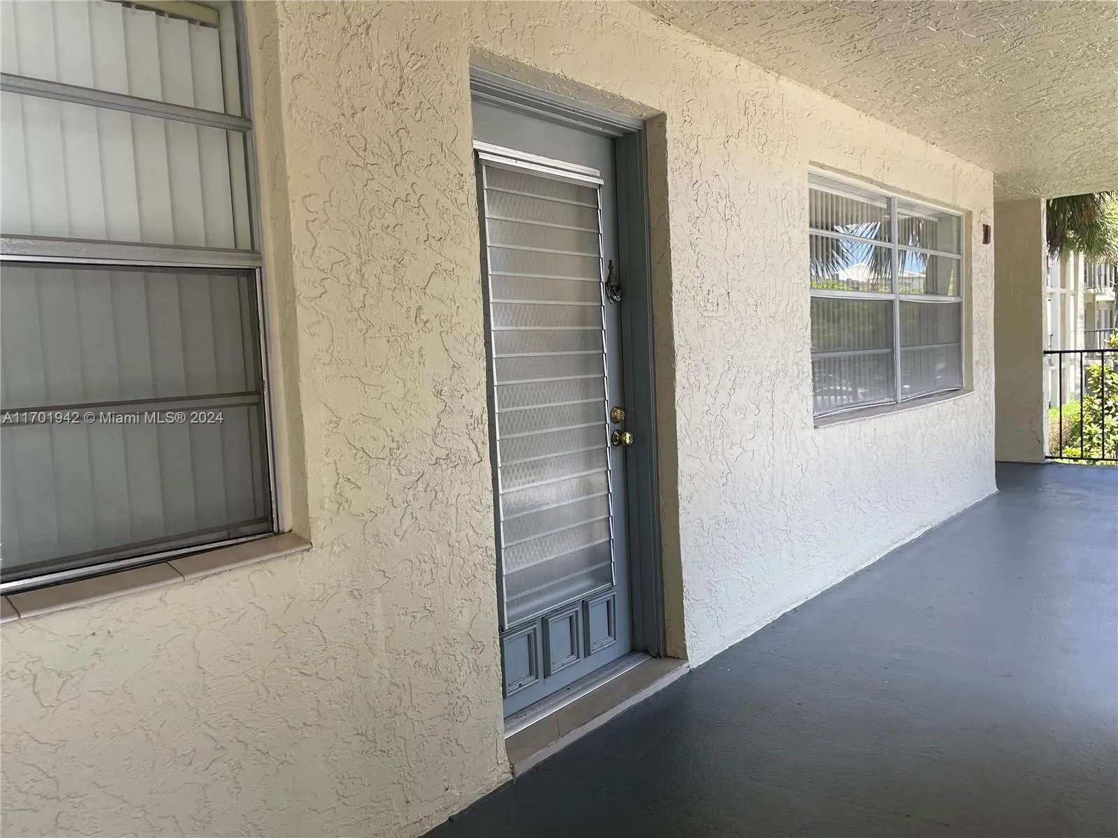 3000 NW 48th Ter # 327, Lauderdale Lakes FL 33313