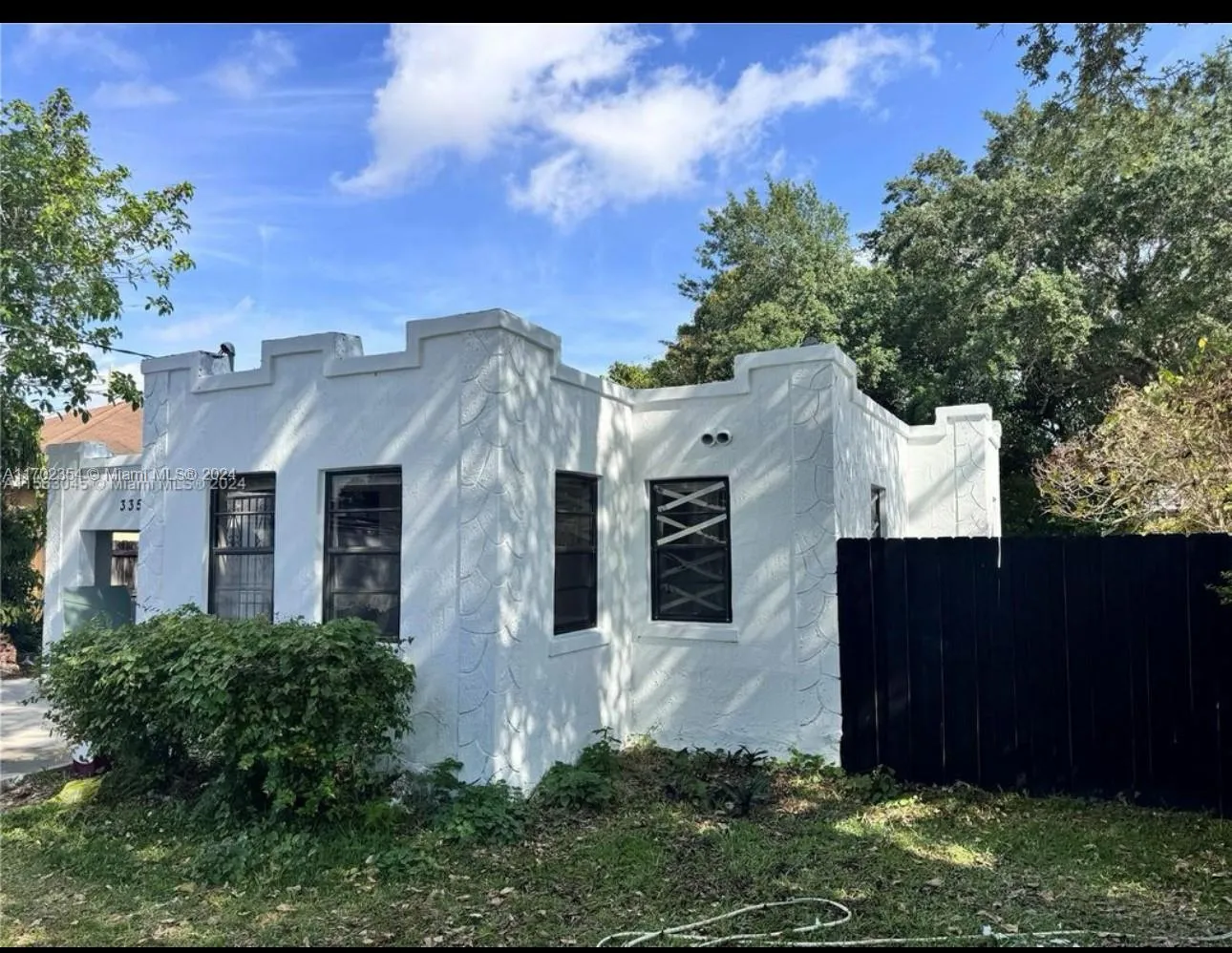 3351 NW 52nd St, Miami FL 33142