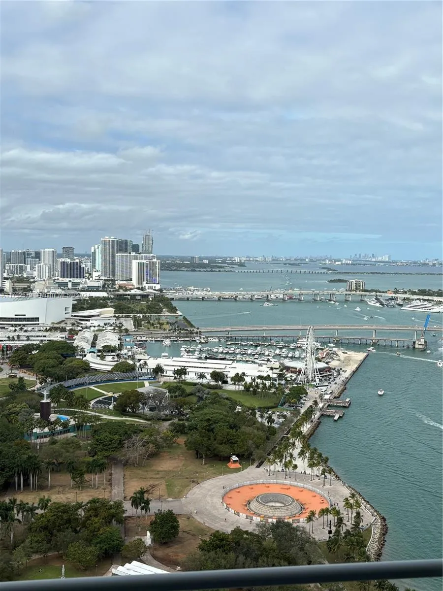 325 S Biscayne Blvd # 4322, Miami FL 33131