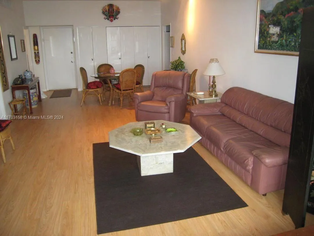 5005 Collins Ave # 1502, Miami Beach FL 33140