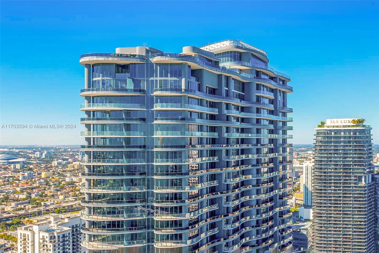 2 bedroom 2 bath for sale at 1000 Brickell Plz, Miami FL 33131