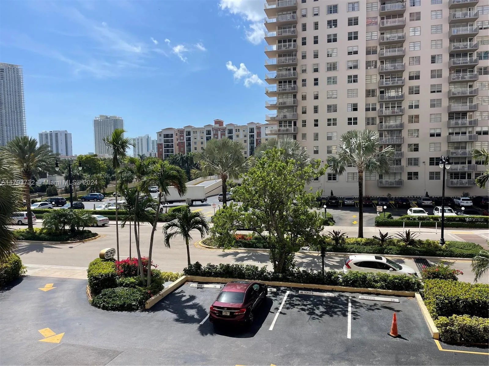 1 bedroom 2 bath for sale at 251 174th St # 211, Sunny Isles Beach FL 33160