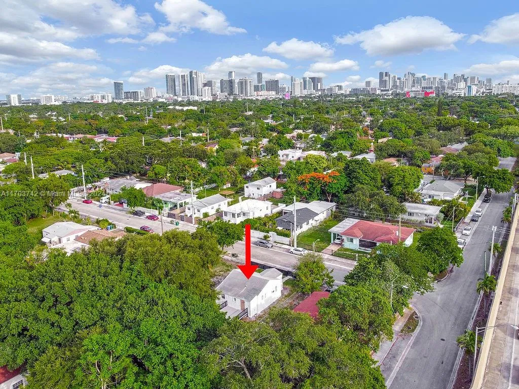 2 bedroom 2 bath for sale at 585 NW 51st St, Miami FL 33127
