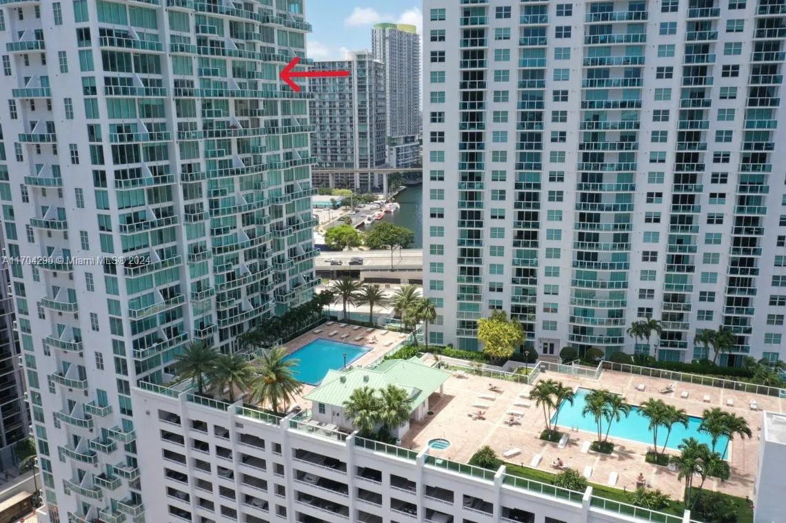 1 bedroom 1 bath for sale at 41 SE 5th St # 2011, Miami FL 33131