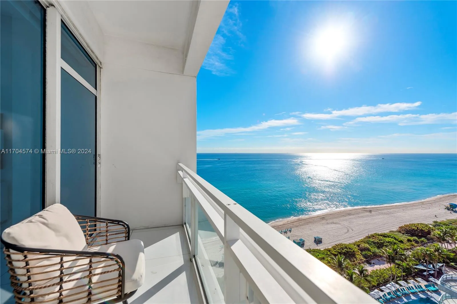 1 bedroom 1 bath for sale at 6801 Collins Ave, Miami Beach FL 33141
