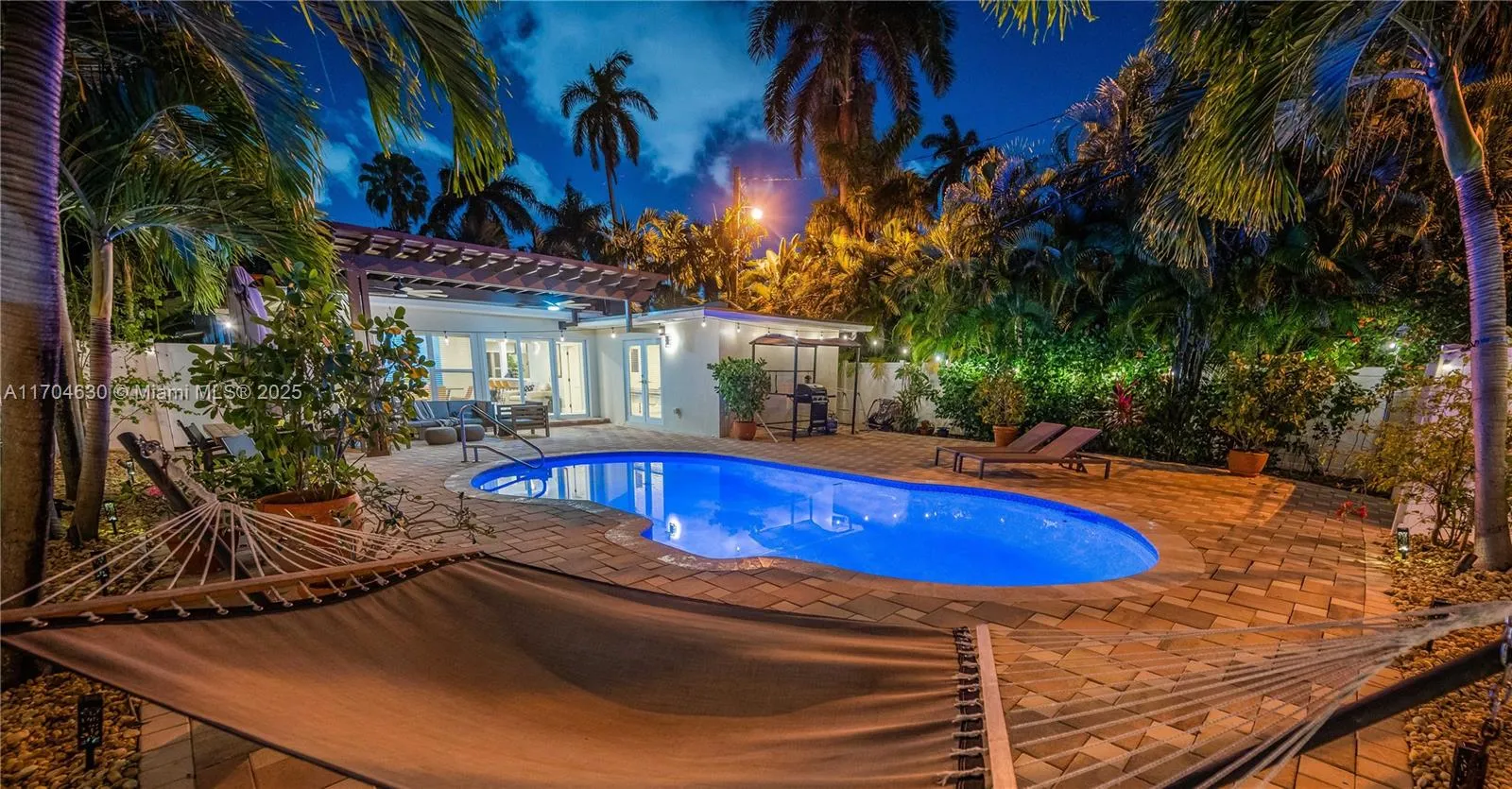 1351 Jackson St, Hollywood FL 33019