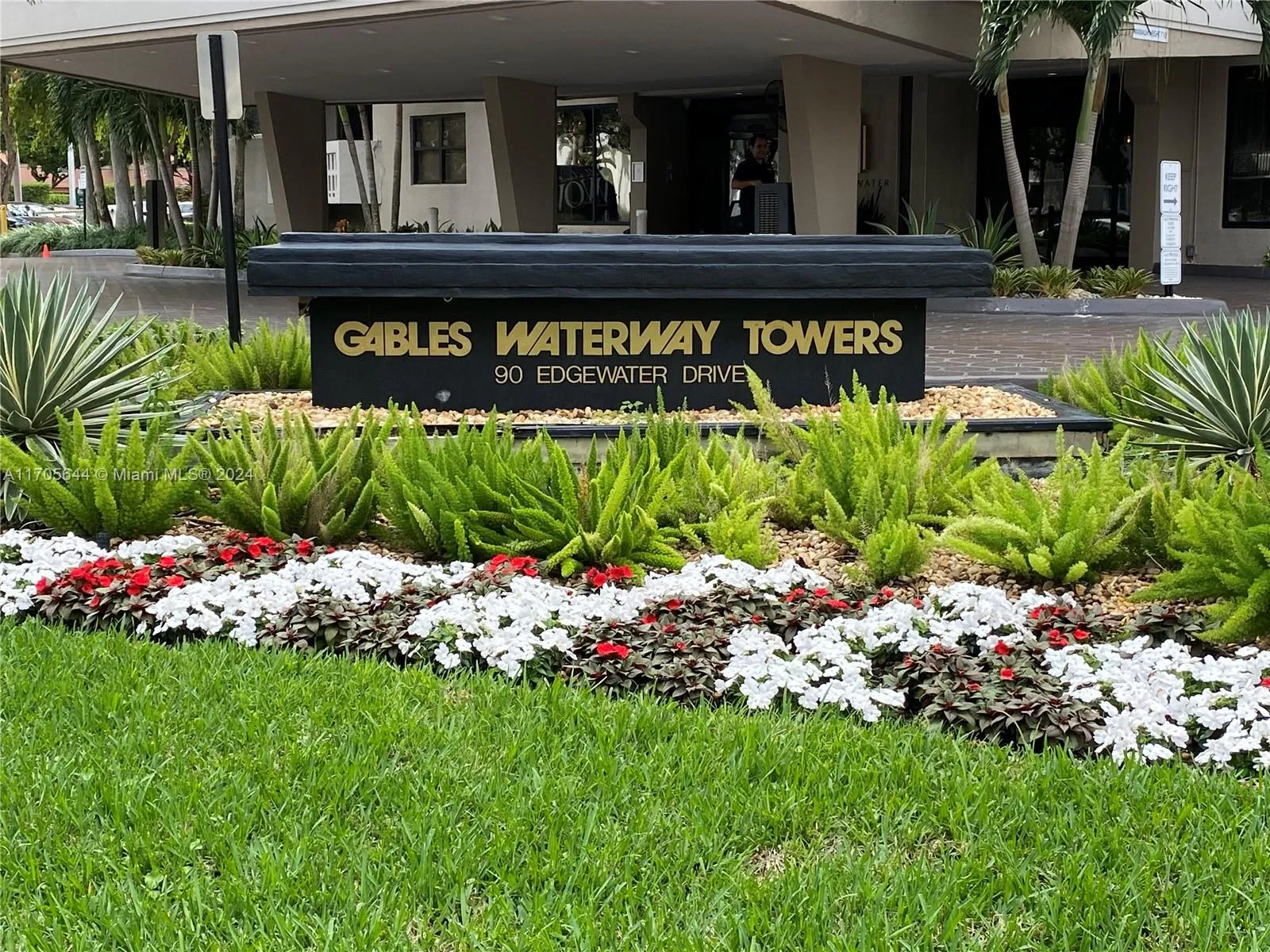 90 Edgewater Dr, Coral Gables FL 33133