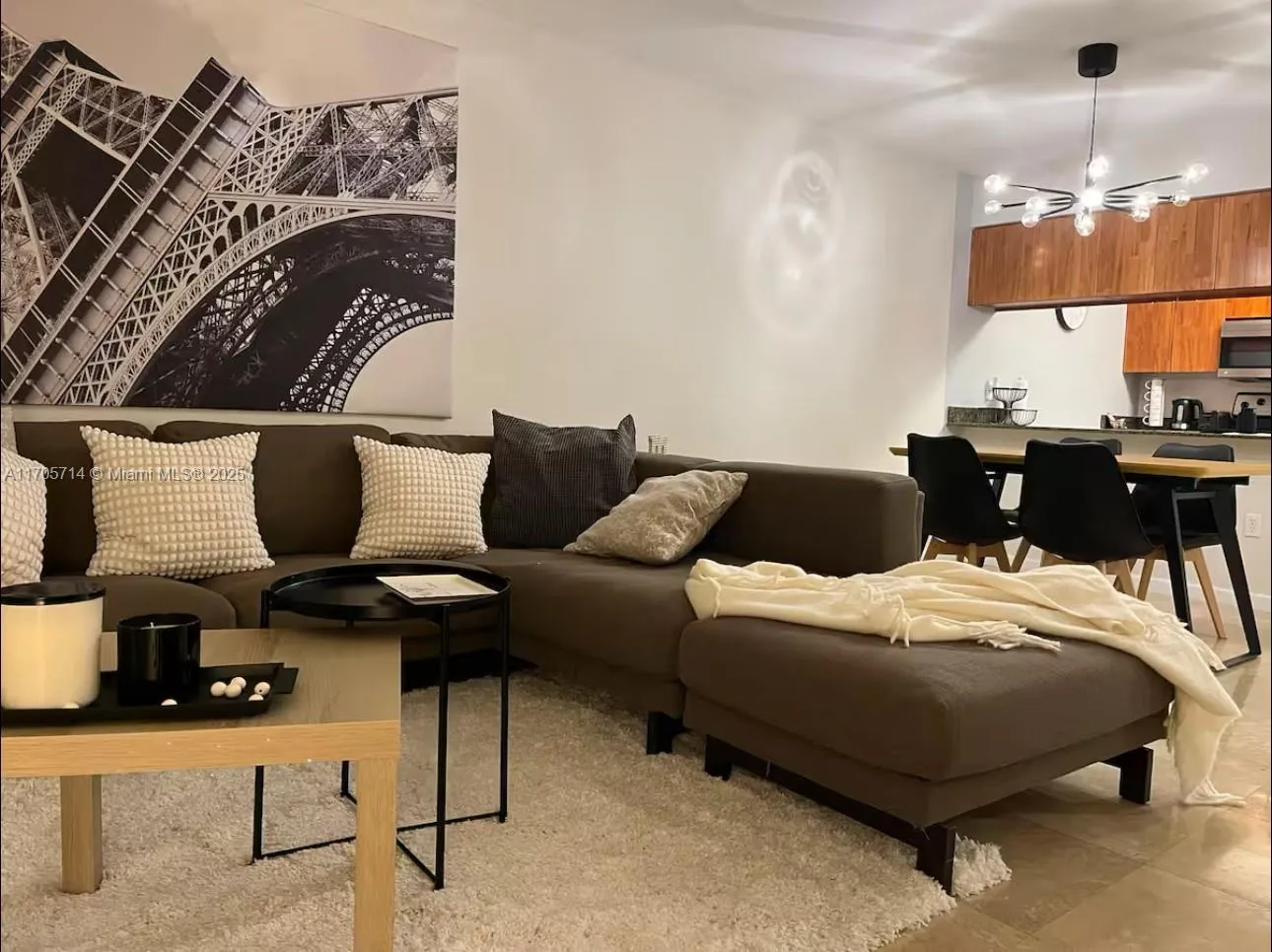 1 bedroom 1 bath for rent at 1200 Brickell Bay Dr # 3220, Miami FL 33131