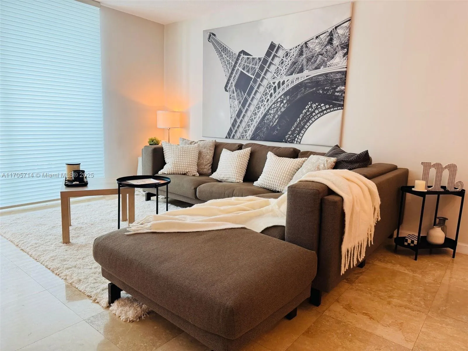 1200 Brickell Bay Dr # 3220, Miami FL 33131