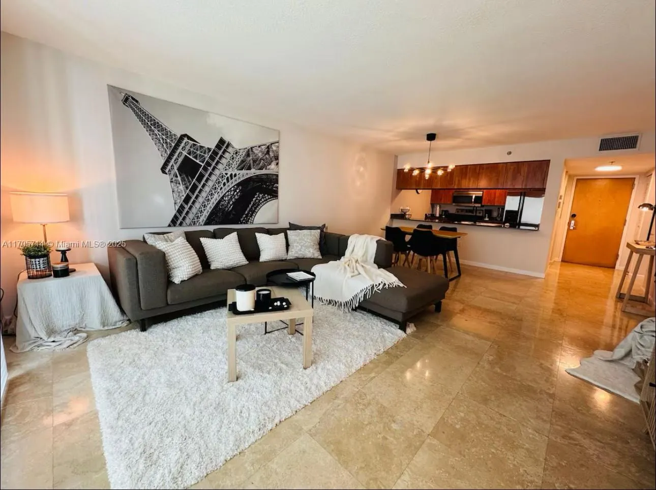 1200 Brickell Bay Dr # 3220, Miami FL 33131