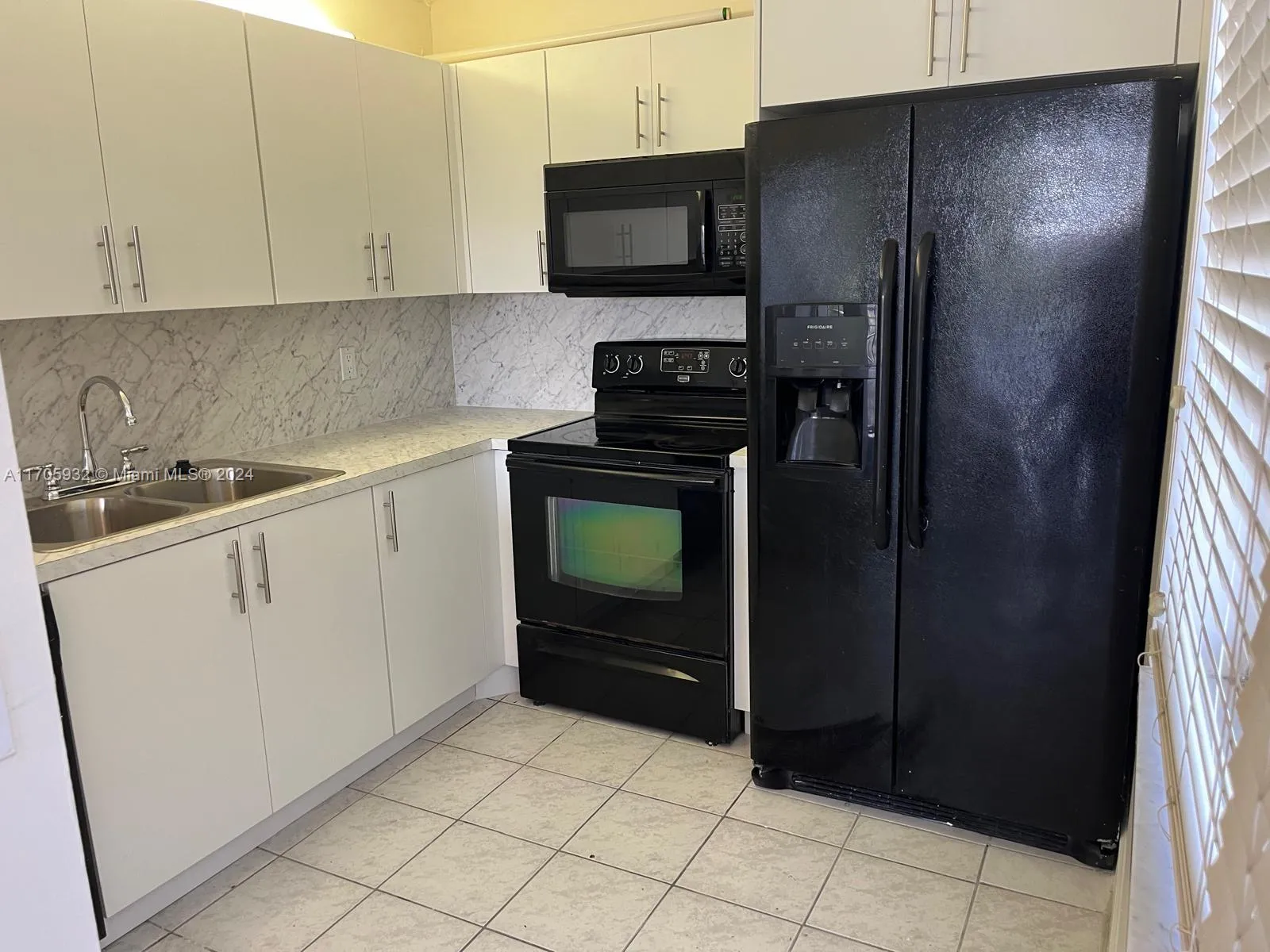 2 bedroom 2 bath for sale at 9431 Live Oak Pl # 406, Davie FL 33324