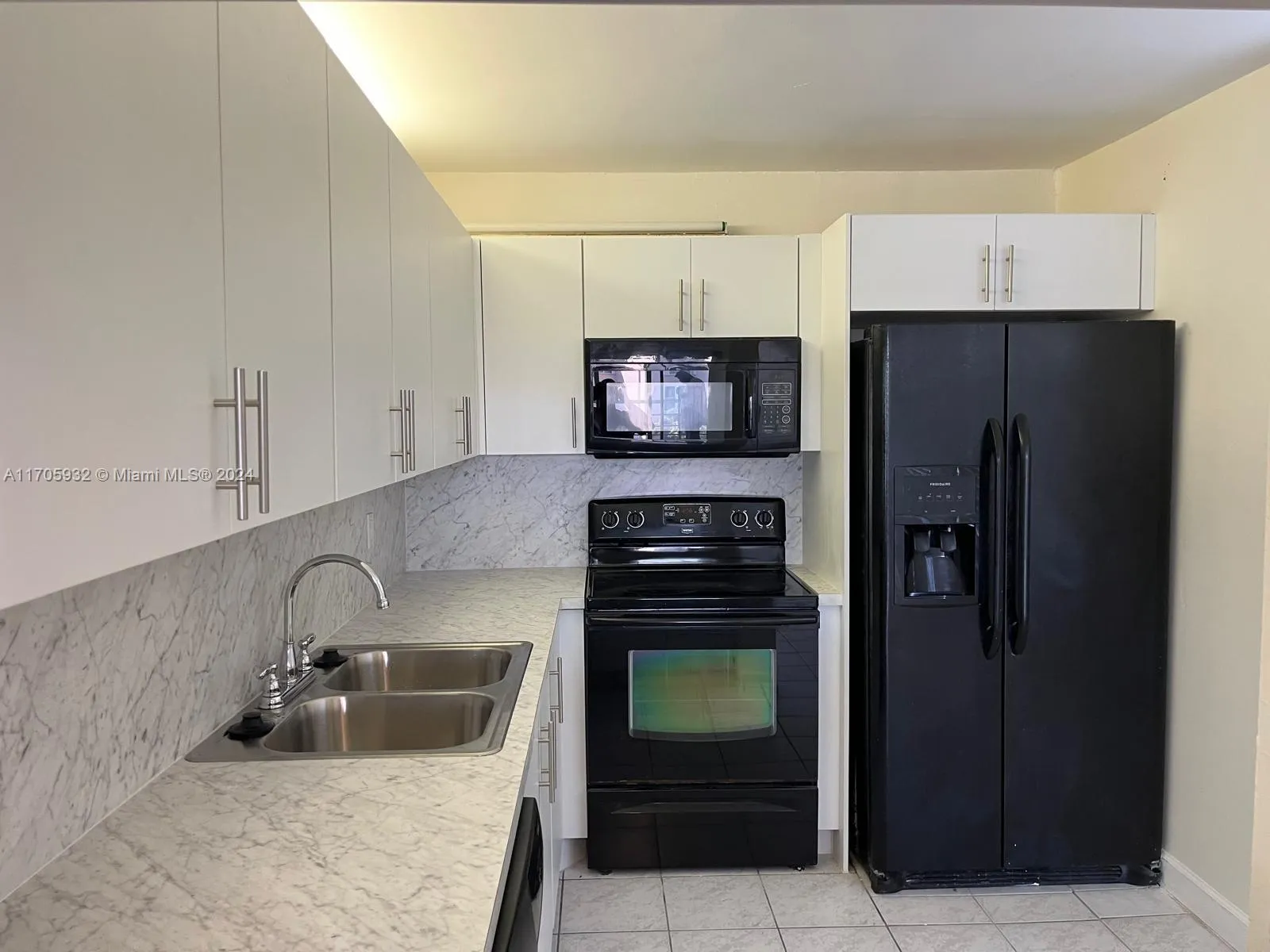 9431 Live Oak Pl # 406, Davie FL 33324