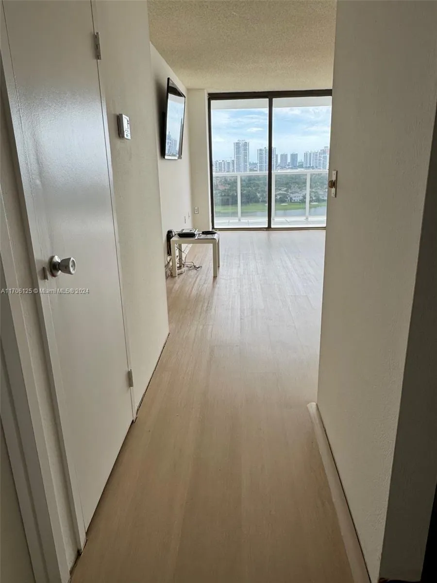 3675 N Country Club Dr # 1905, Aventura FL 33180