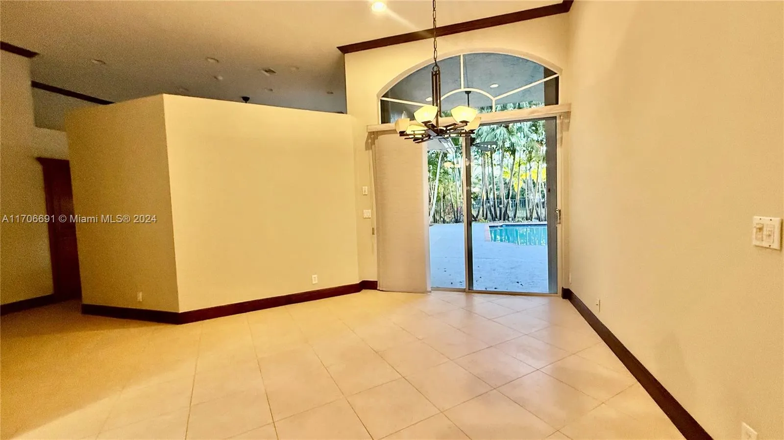 836 Waterview Dr, Weston FL 33326