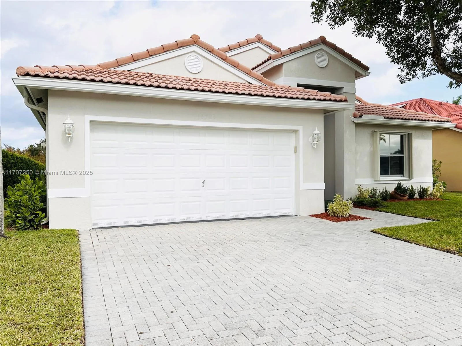 18723 SW 15th St, Pembroke Pines FL 33029