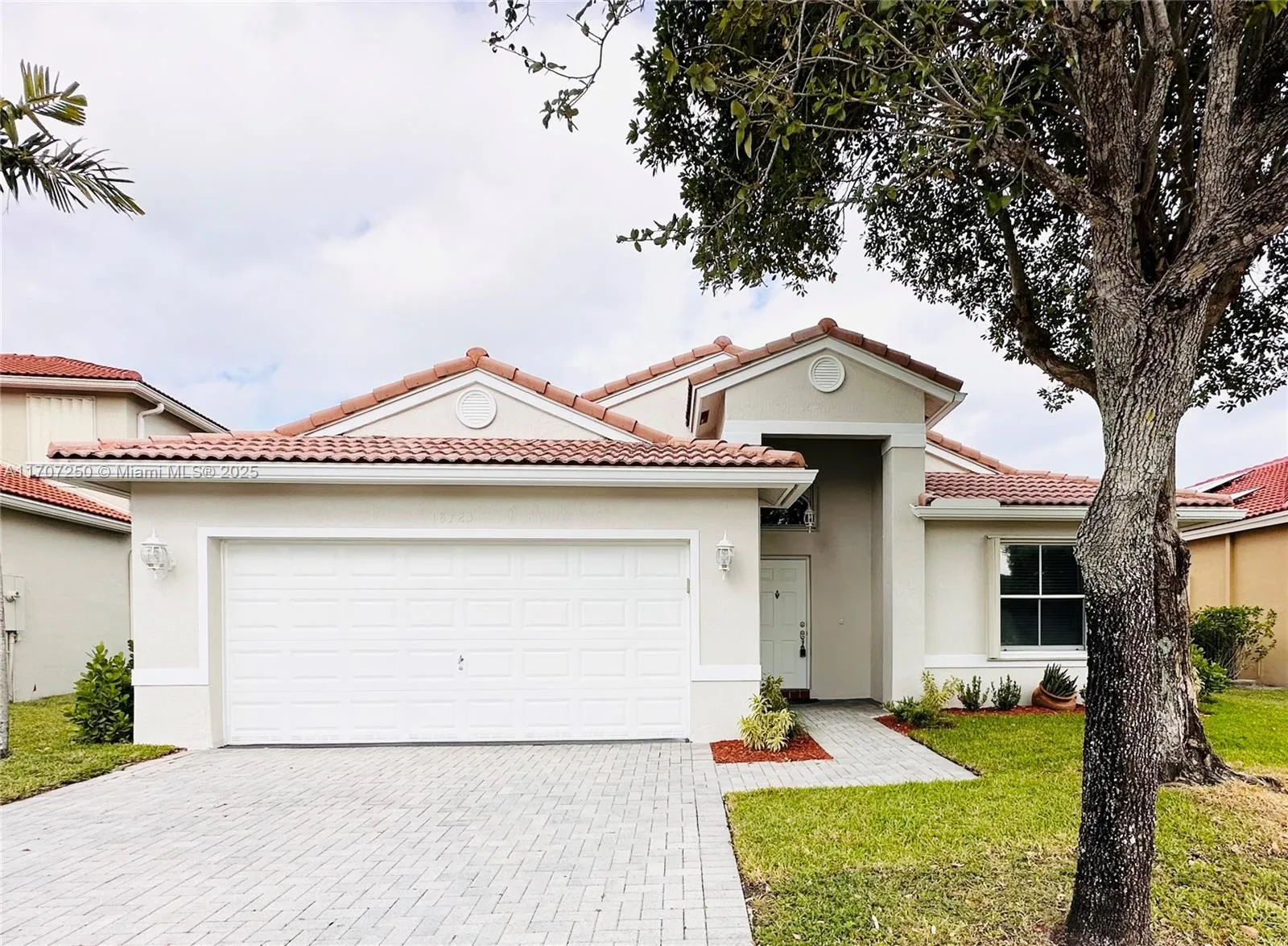 18723 SW 15th St, Pembroke Pines FL 33029