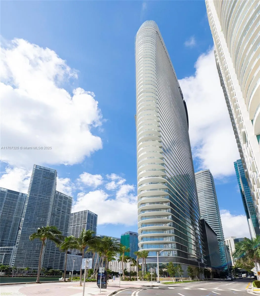 2 bedroom 2 bath for sale at 300 Biscayne Blvd Way # 3406, Miami FL 33131