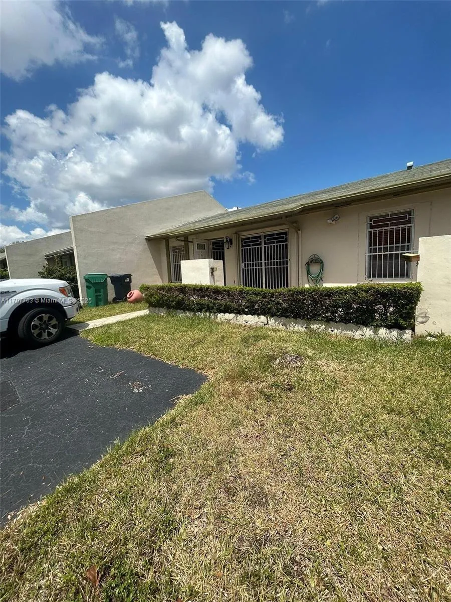 2 bedroom 1 bath for sale at 12133 SW 110th St Cir S, Miami FL 33186