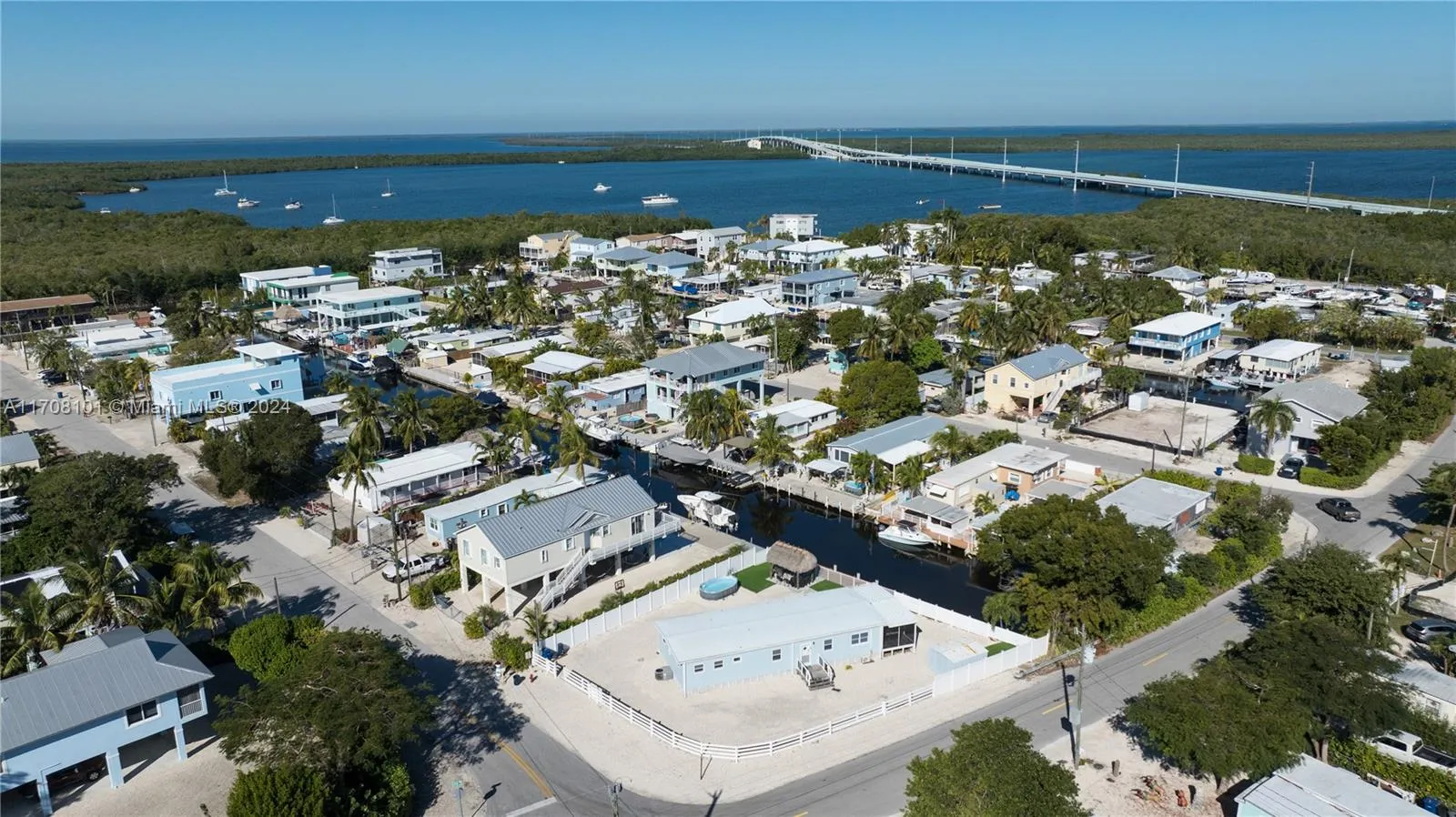 4 bedroom 2 bath for sale at 301 Vaca Rd, Key Largo FL 33037