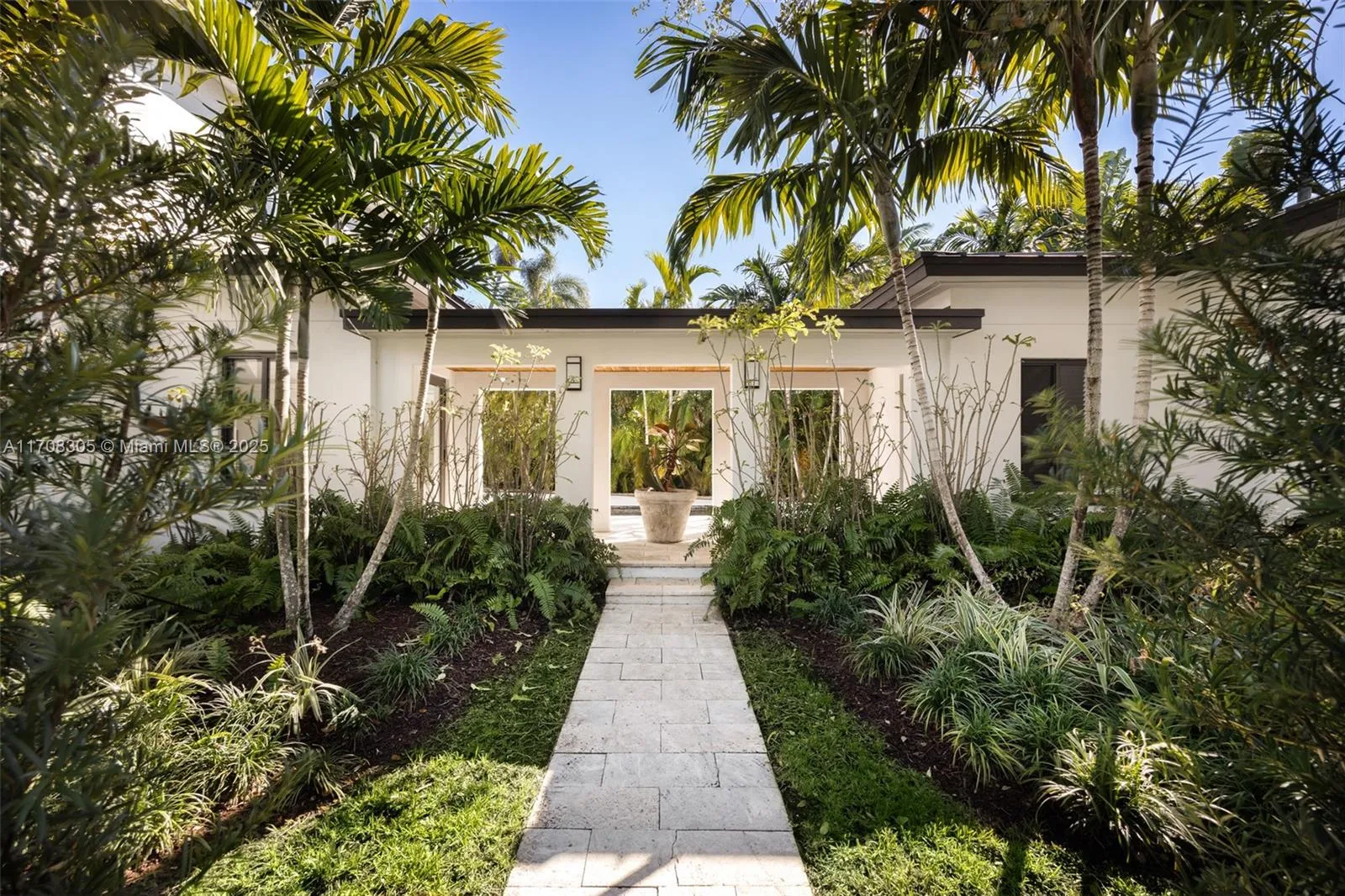 4 bedroom 5 bath for sale at 2370 Secoffee Ter, Miami FL 33133