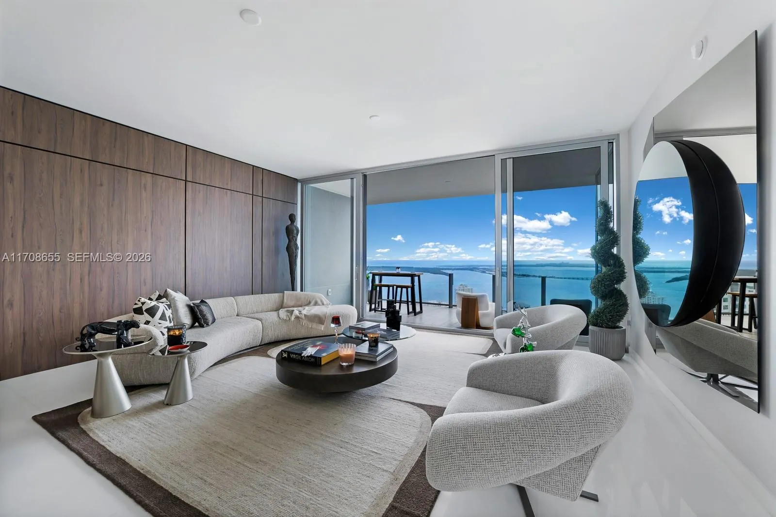 300 Biscayne Blvd Way # 4703, Miami FL 33131