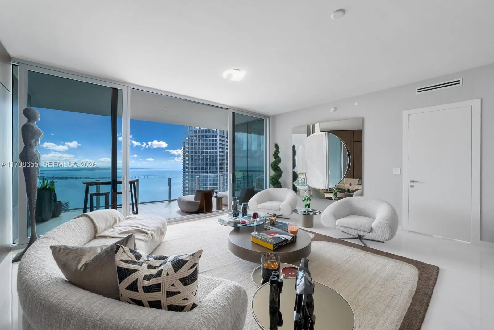 300 Biscayne Blvd Way # 4703, Miami FL 33131
