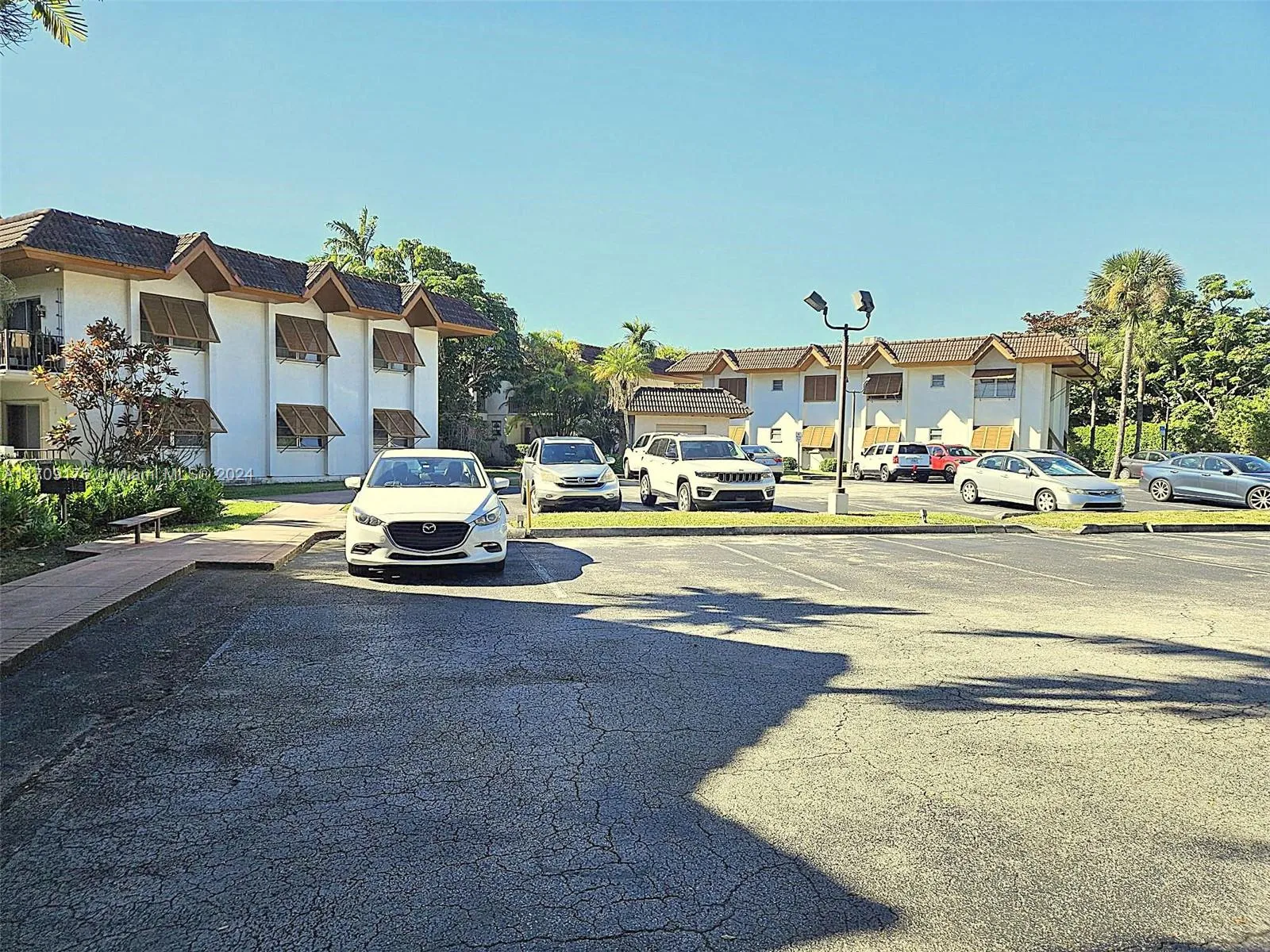 3 bedroom 2 bath for sale at 9350 SW 77th Ave # G7, Miami FL 33156