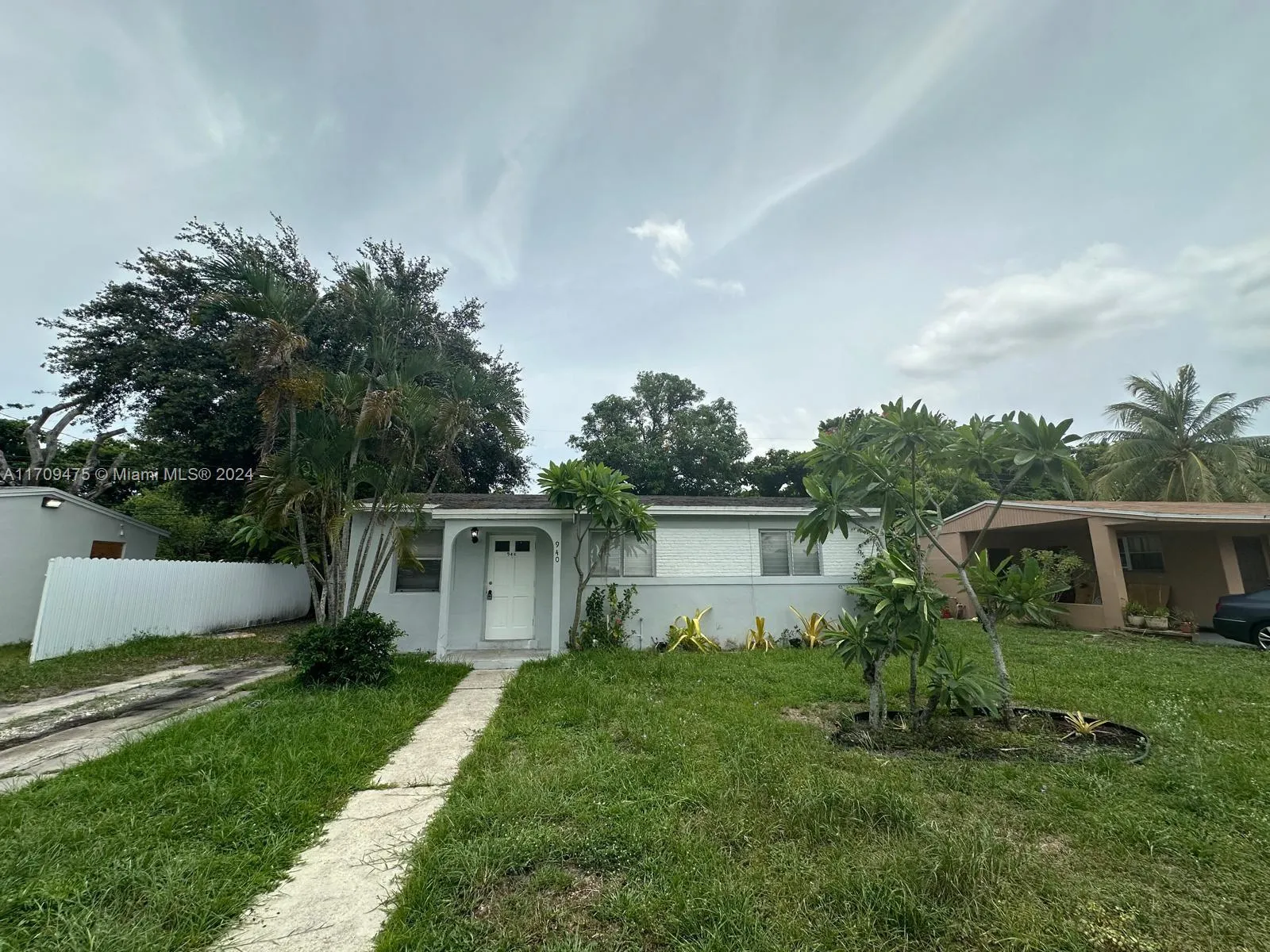 3 bedroom 1 bath for sale at 940 NW 34th Way, Lauderhill FL 33311