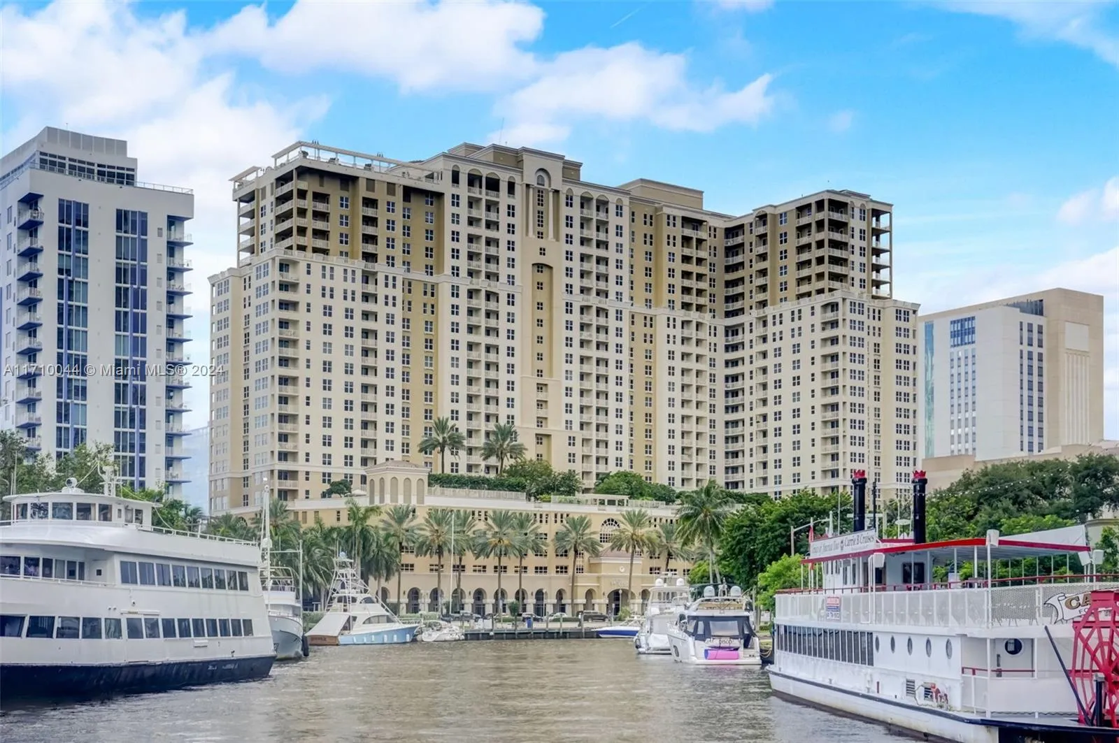 2 bedroom 2 bath for sale at 511 SE 5th Ave # 813, Fort Lauderdale FL 33301
