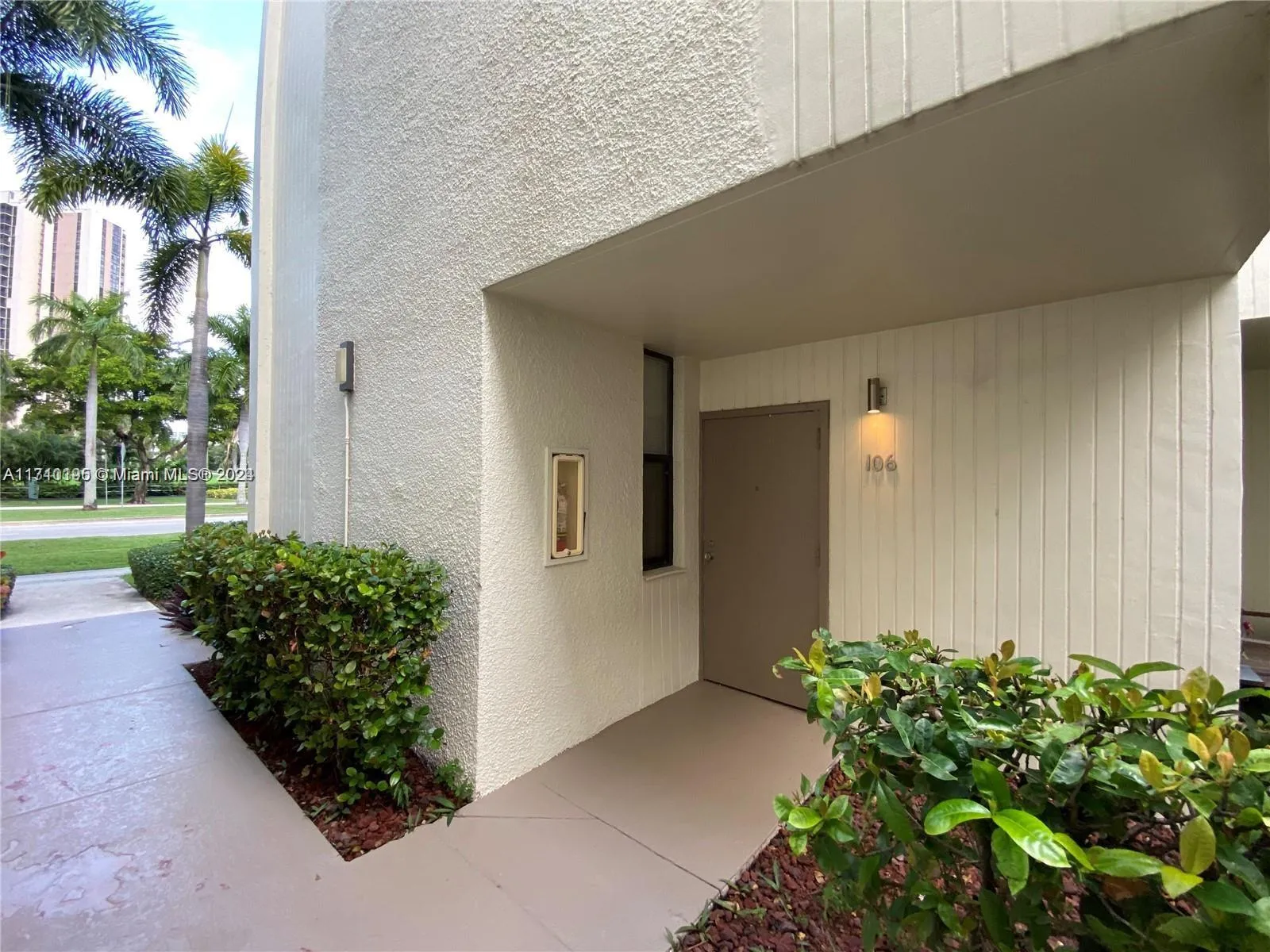 20300 W Country Club Dr # 3, Aventura FL 33180