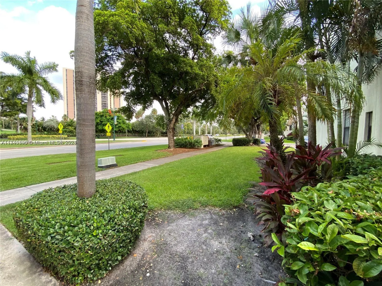 20300 W Country Club Dr # 3, Aventura FL 33180