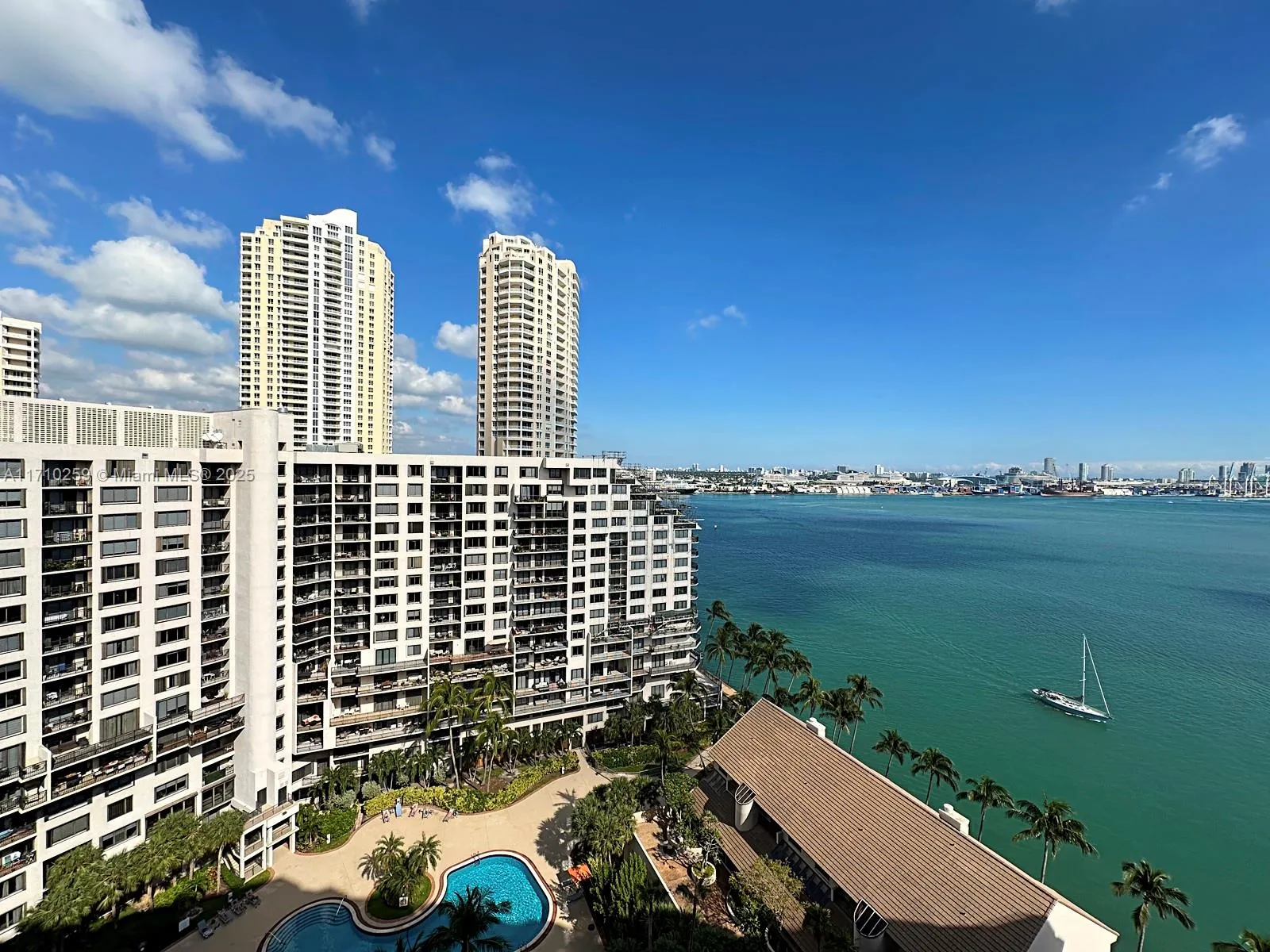 3 bedroom 4 bath for sale at 520 Brickell Key Dr, Miami FL 33131