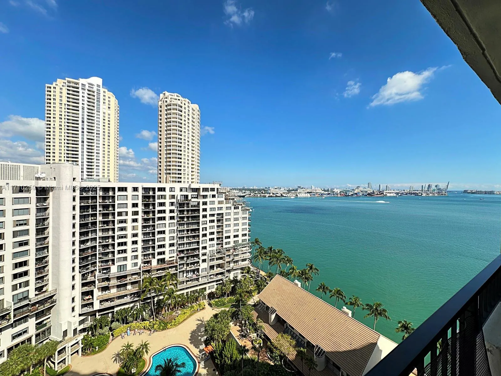 520 Brickell Key Dr, Miami FL 33131