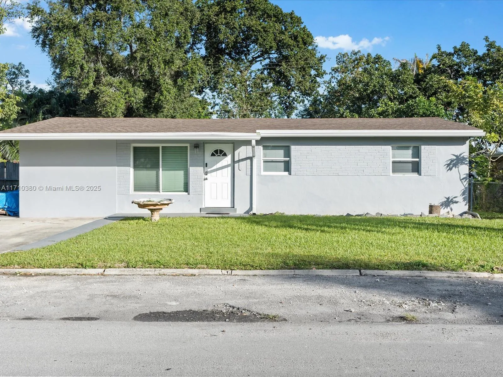 4255 SW 50th St, Dania Beach FL 33314