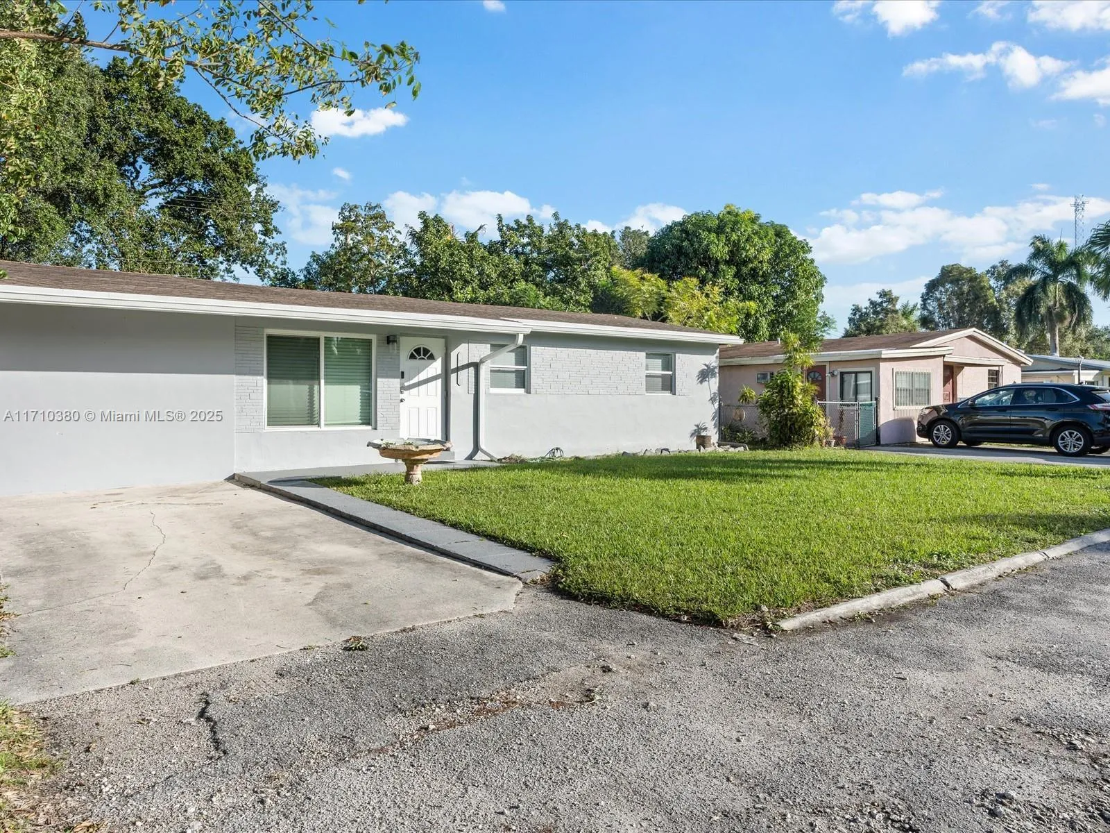 4255 SW 50th St, Dania Beach FL 33314
