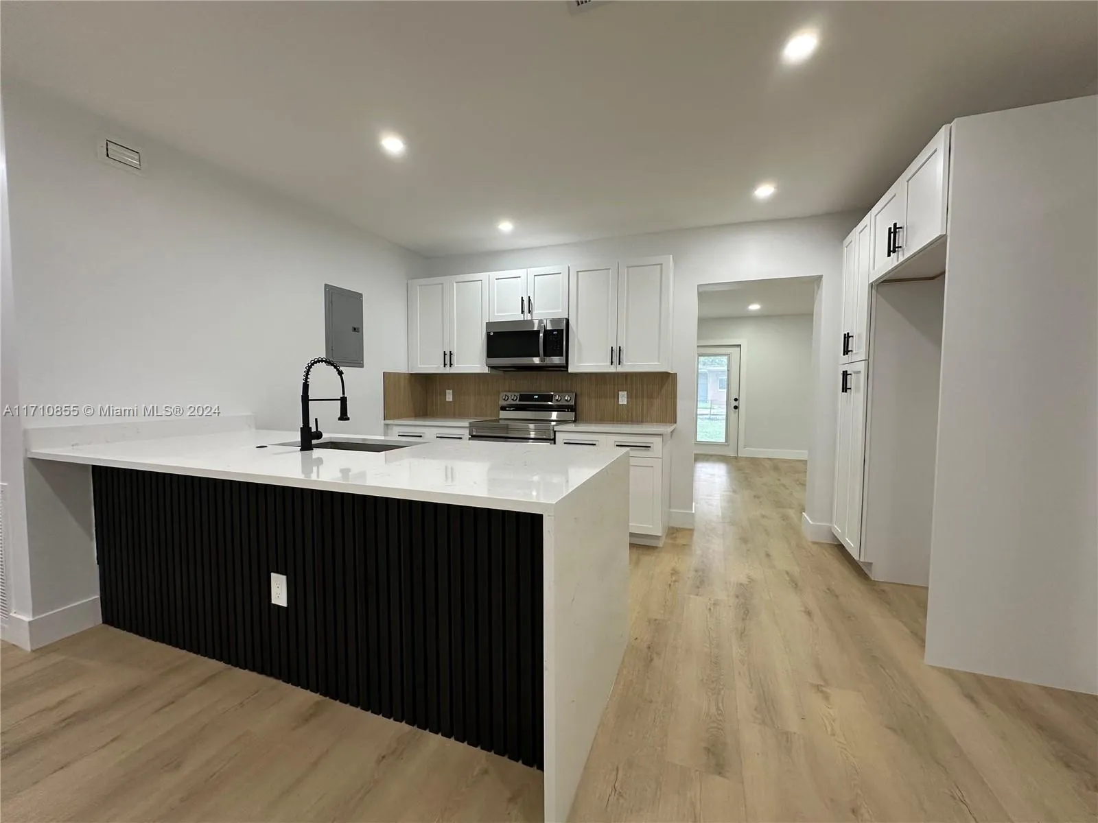 4 bedroom 3 bath for sale at 1209 NW 9th Ave, Fort Lauderdale FL 33311