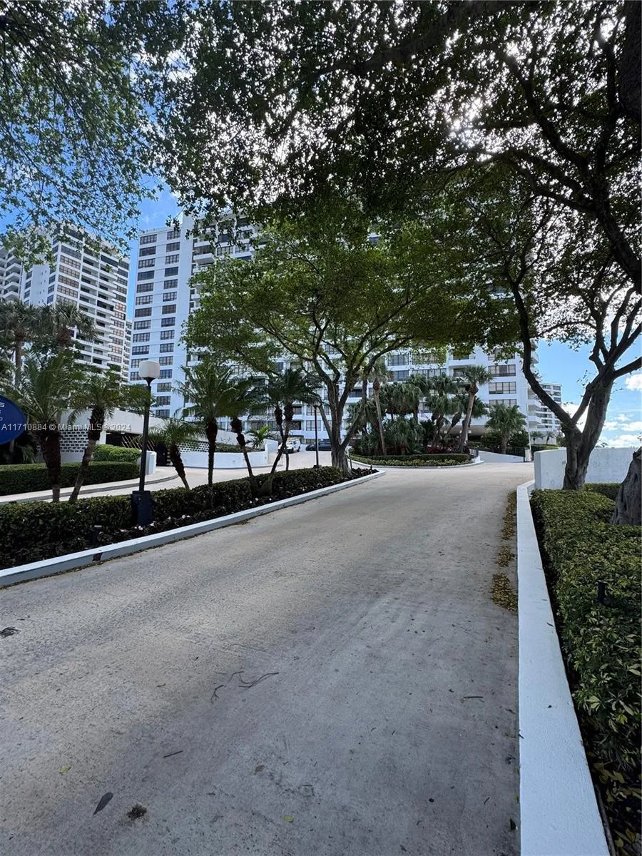 600 Three Islands Blvd # 901, Hallandale Beach FL 33009