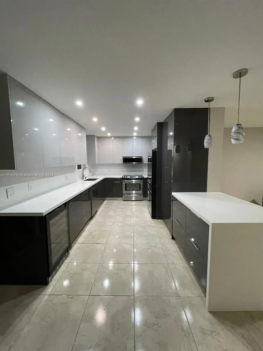 3401 SW 99th Ave, Miami FL 33165