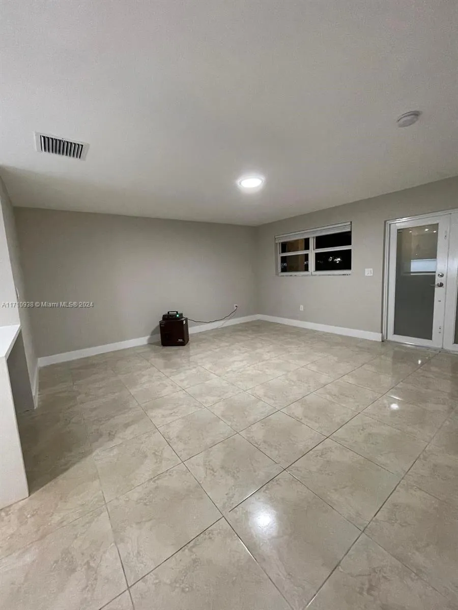 3401 SW 99th Ave, Miami FL 33165