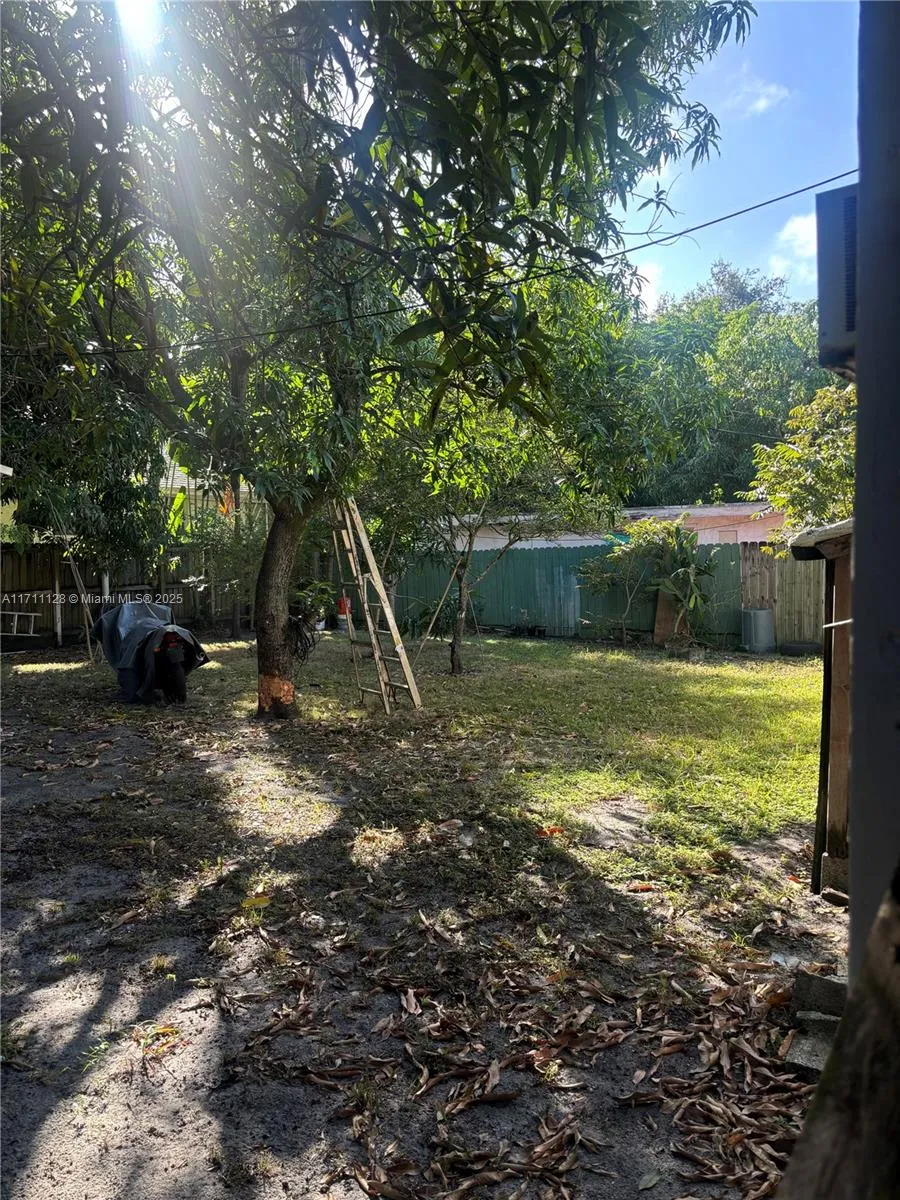 90 NE 48th St, Miami FL 33137