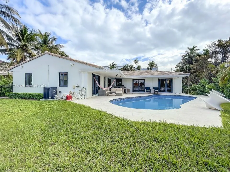 3351 NE 164th St, North Miami Beach FL 33160