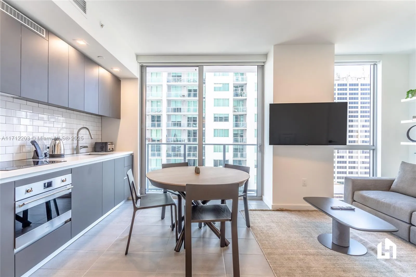 227 NE 2nd St # 2412, Miami FL 33132