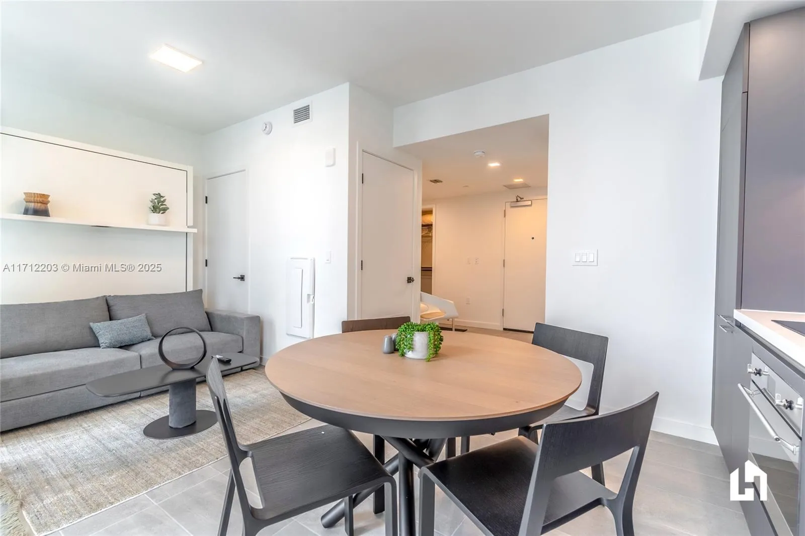 227 NE 2nd St # 2412, Miami FL 33132