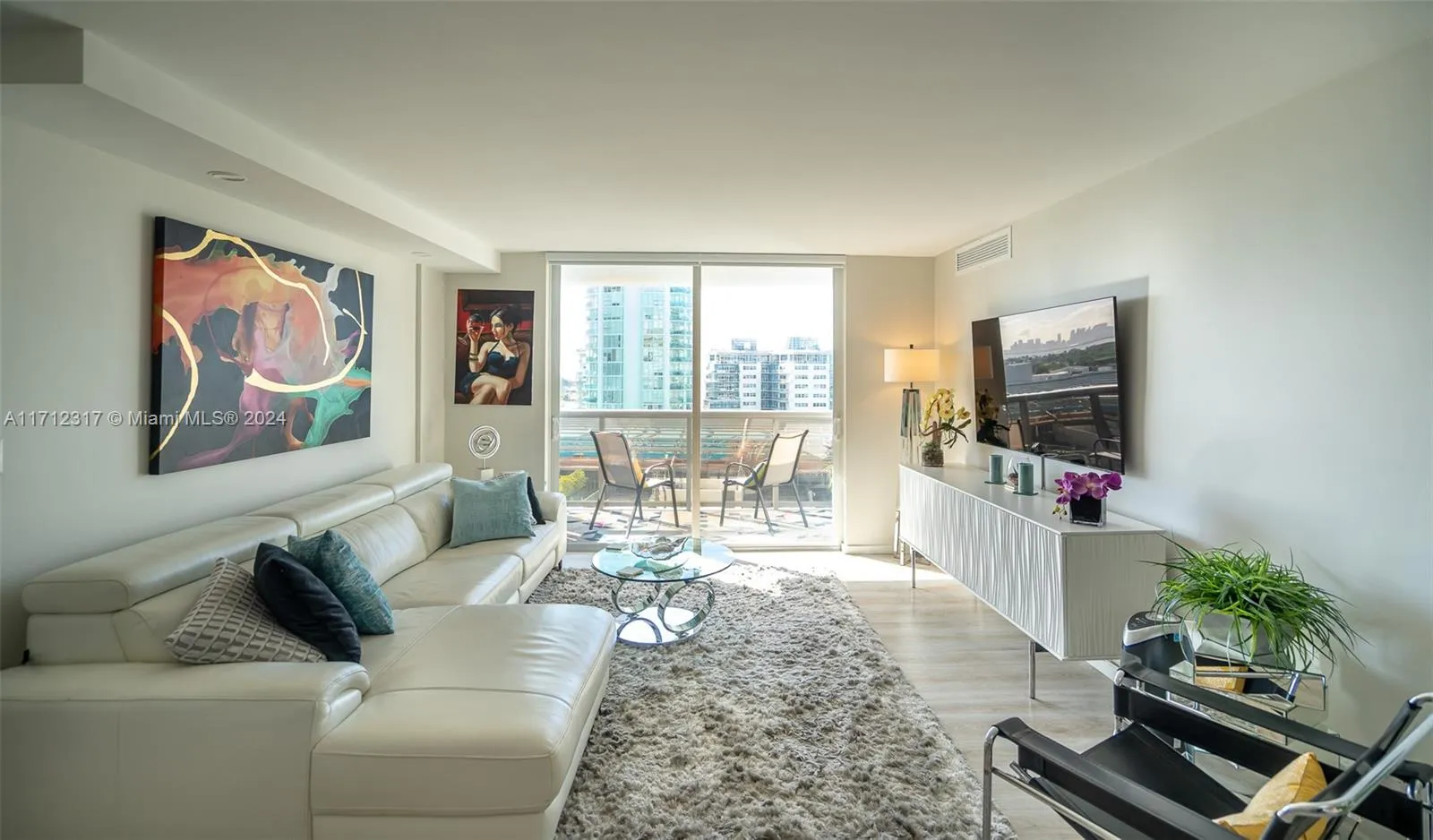 6039 Collins Ave, Miami Beach FL 33140