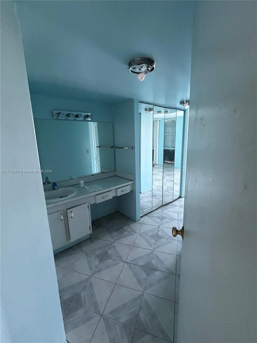 3475 N Country Club Dr # 618, Aventura FL 33180