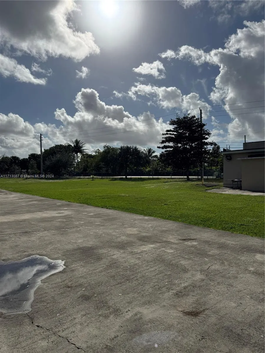 15343 NW 2nd Ave, Miami FL 33169
