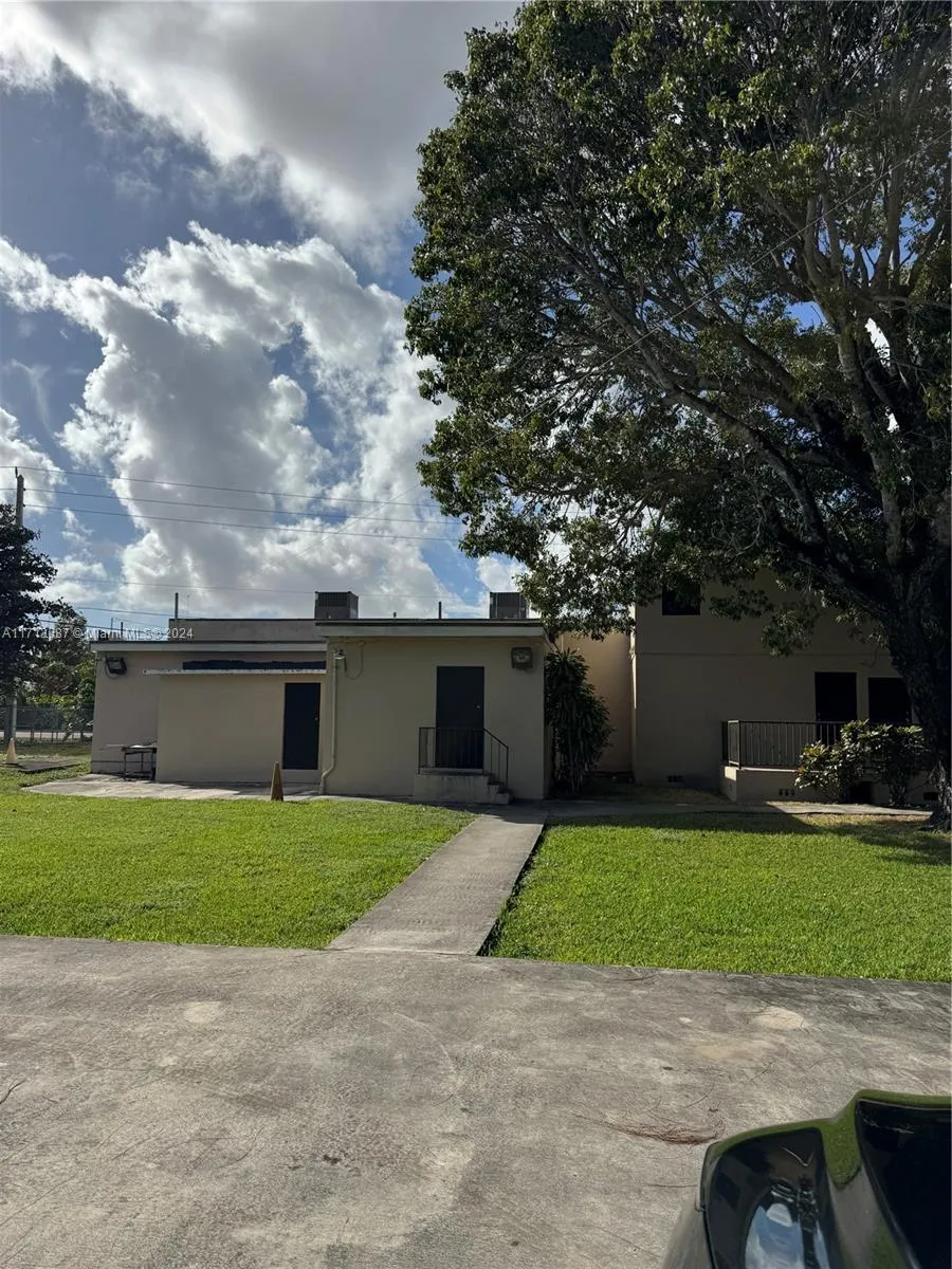 15343 NW 2nd Ave, Miami FL 33169
