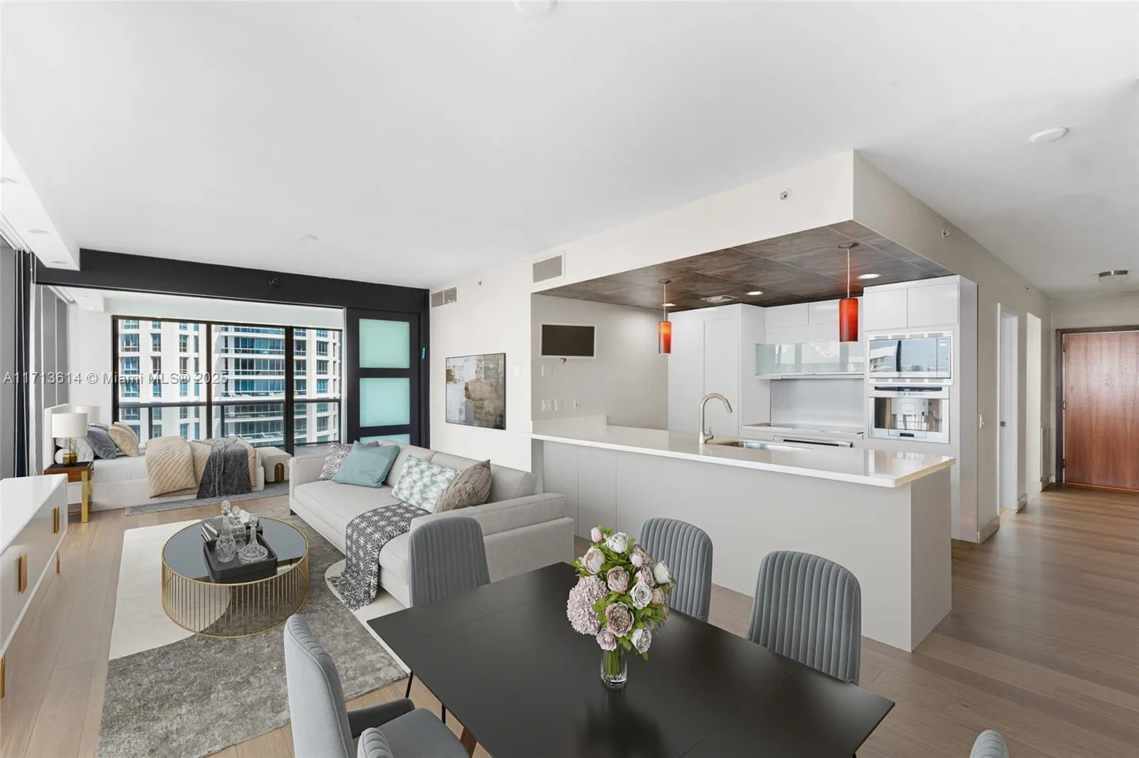 5875 Collins Ave # 1507, Miami Beach FL 33140