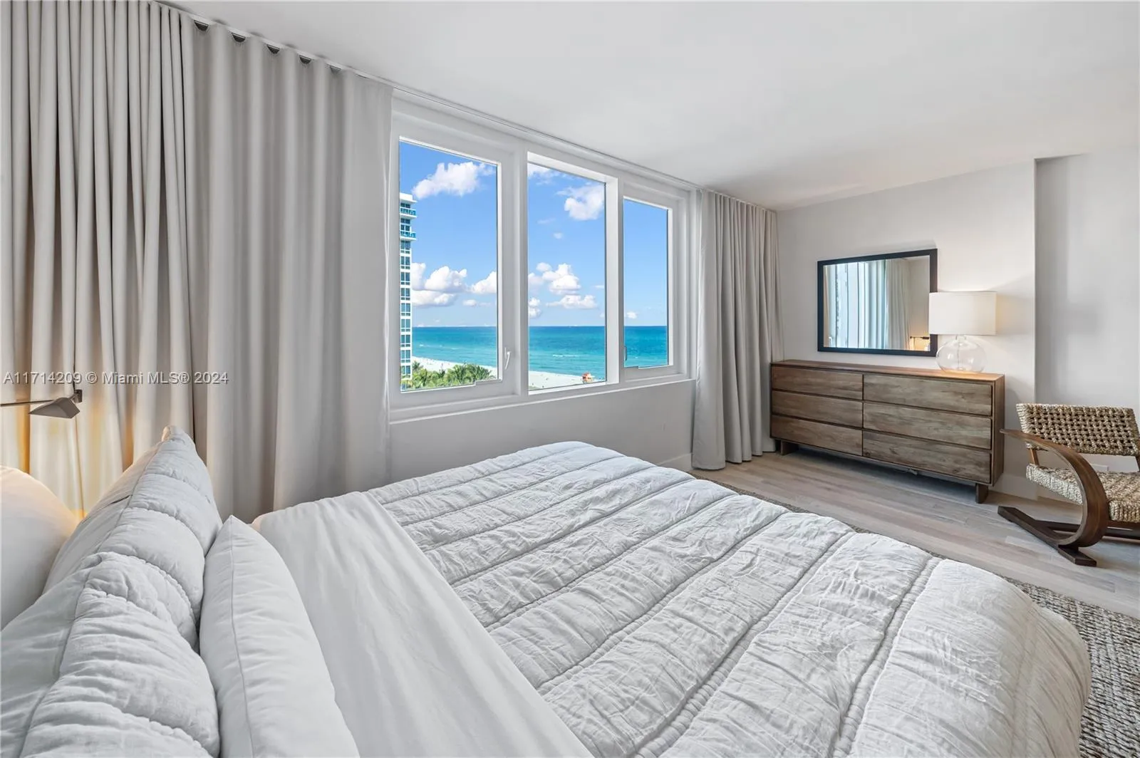 2301 Collins Ave # 914, Miami Beach FL 33139