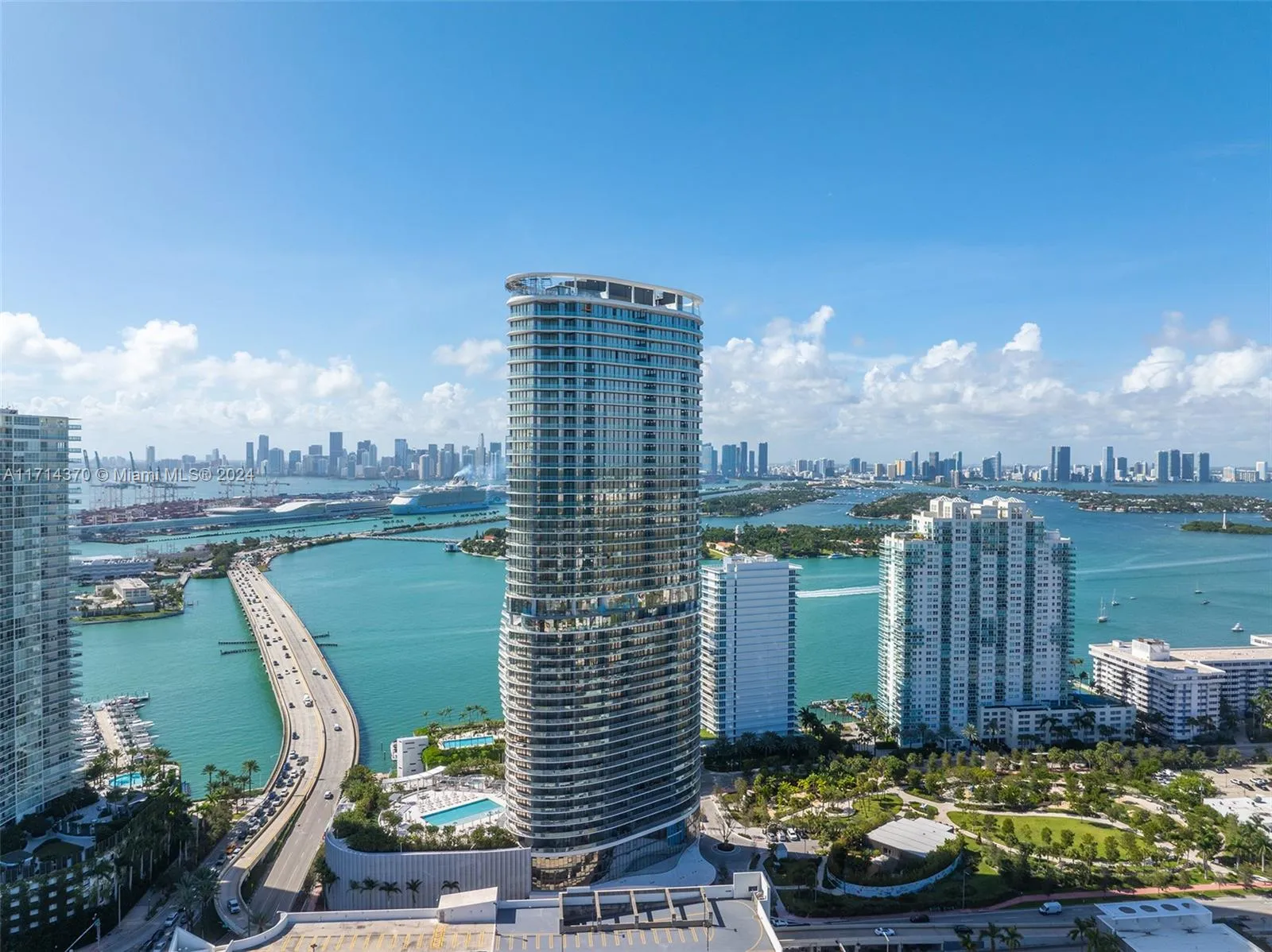 1 bedroom 1 bath for sale at 500 Alton Rd # 908, Miami Beach FL 33139